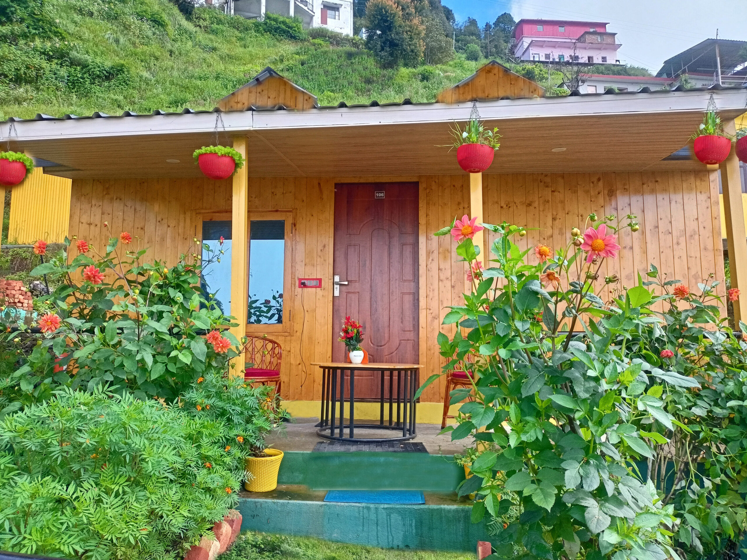 luxury wooden cottages in kanatal